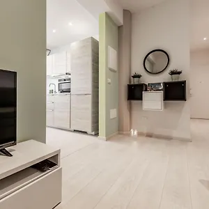 https://realkasa-luxury-sorsola-apartments.emilia-romagnahotels.net